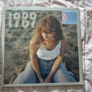 Taylor Swift 1989 Rose Garden Pink edition Vinyl